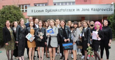 Pożegnania nadszedł czas… Zakończenie roku szkolnego tegorocznych absolwentów Kasprowicza Pożegnania nadszedł czas… Zakończenie roku szkolnego tegorocznych absolwentów Kasprowicza