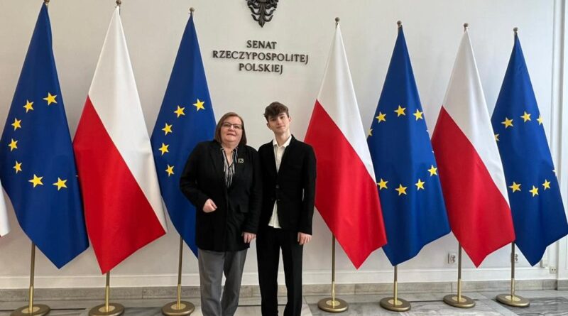 Szymon Tralewski finalistą Konkursu Poznajemy Senat RP